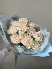 Букет из из кремовых гвоздик №98