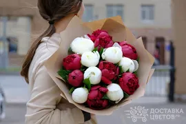 Букет из 11 пионов "Вернисаж"