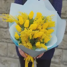 Букет "Тюльпаны и мимоза"
