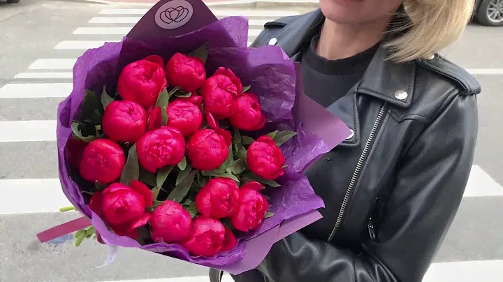 Букет из 15 коралловых пионов STANDART