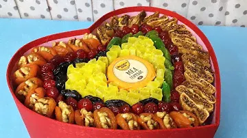 Вкусный полезный подарок своими руками на любой праздник. Сухофрукты в коробке. Букет из сухофруктов